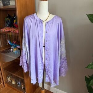 Gorgeous Lilac Purple Satin and Lace Free People Shawl
